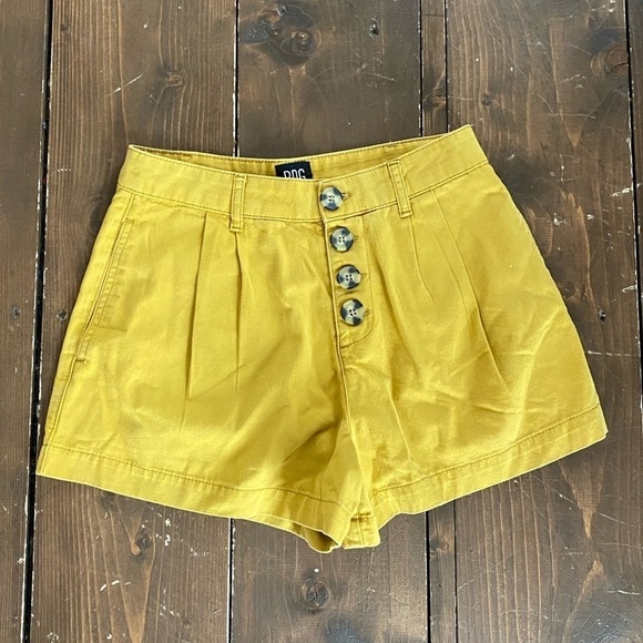 LAST CHANCE Urban Outfitters BDG Mustard Yellow Button High Waisted Shorts - Picture 3 of 6